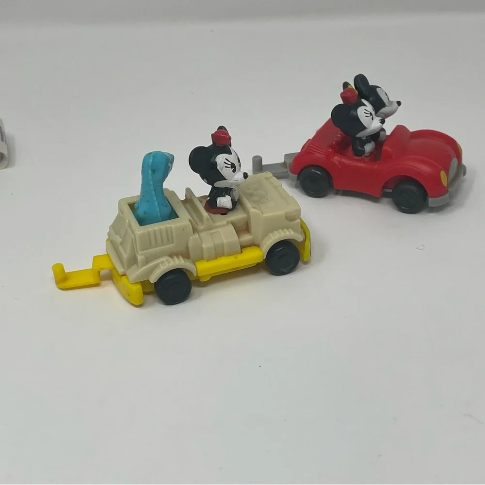 Disney Figures & Cars Lot of 8‎
